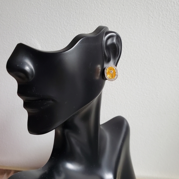 Majestic 22K Gold Earrings – A Symphony of Timeless Elegance and Radiant - Picture 7 of 10